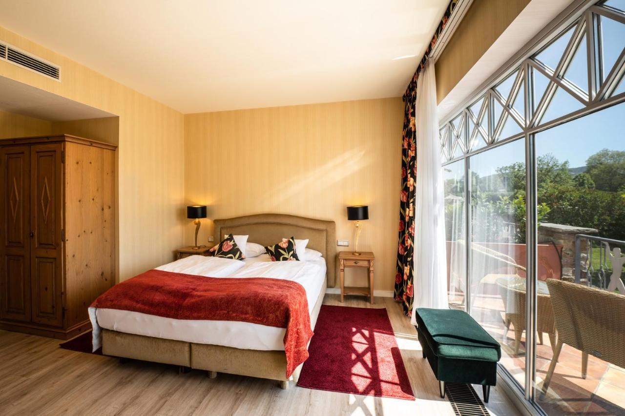 Hotel Weisser Baer Мюльхайм Экстерьер фото