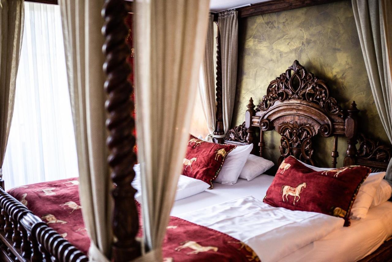 Hotel Weisser Baer Мюльхайм Экстерьер фото